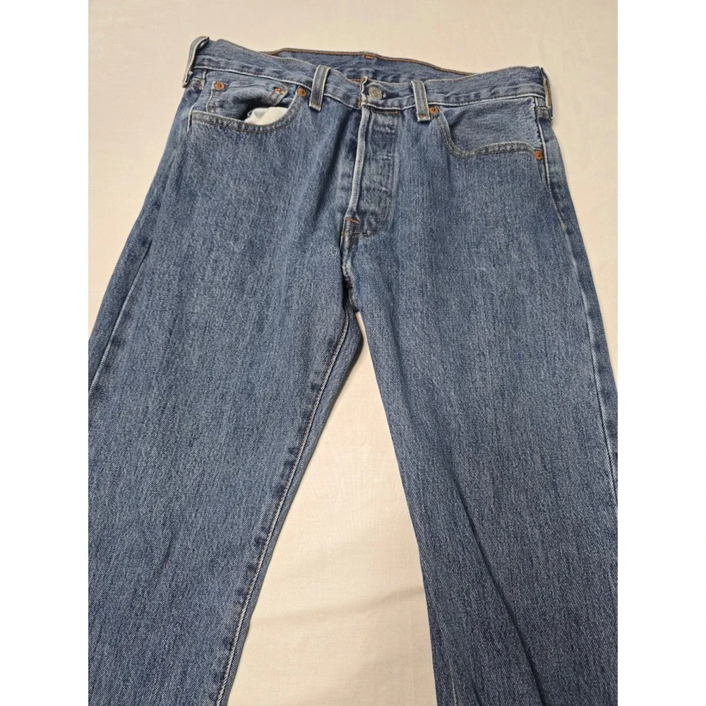 Levis 501 Original Fit Mens 100% Cotton Straight Leg Blue Denim Jeans 30x32 EUC